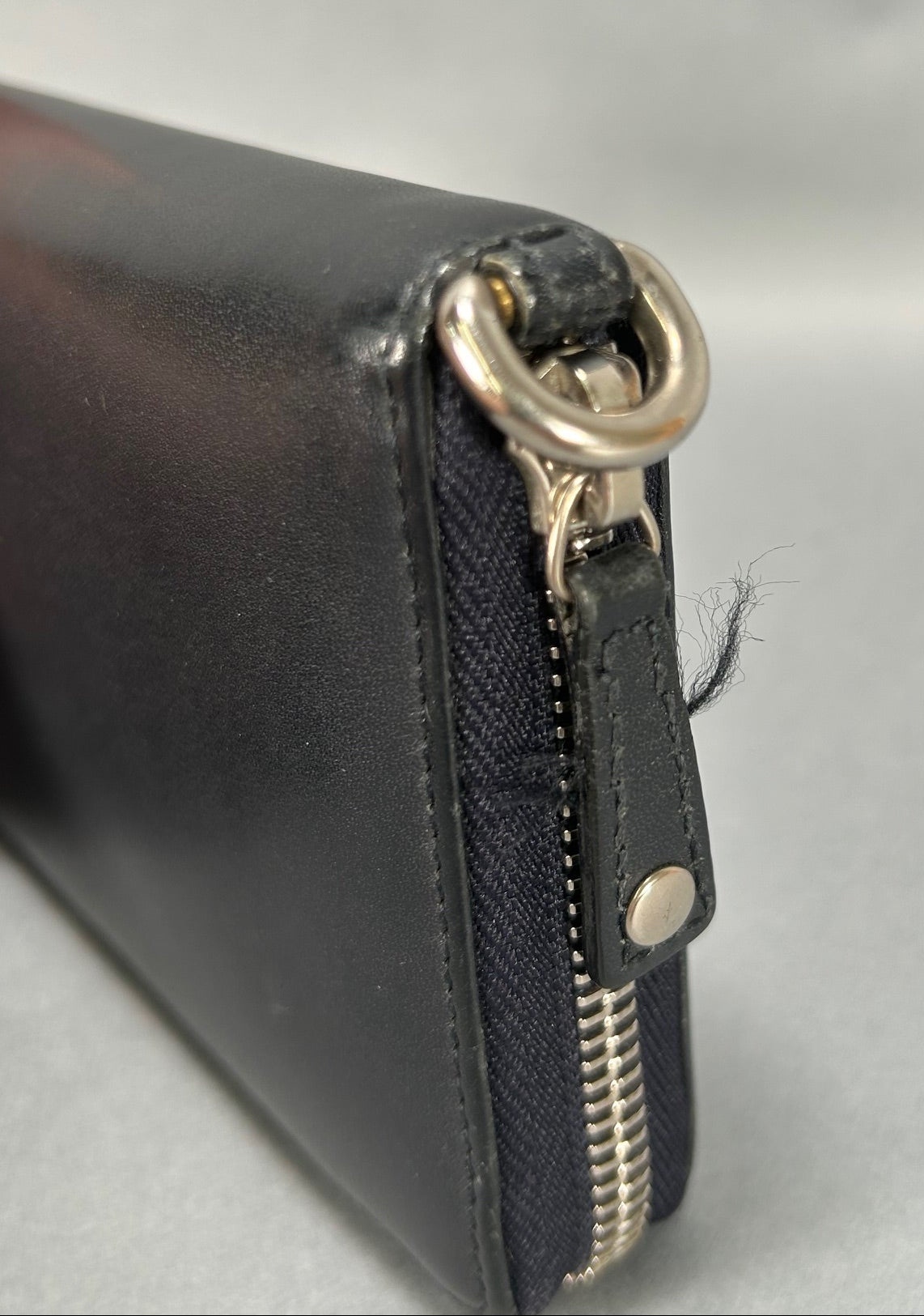 Gucci Zip Wallet - Navy Blue