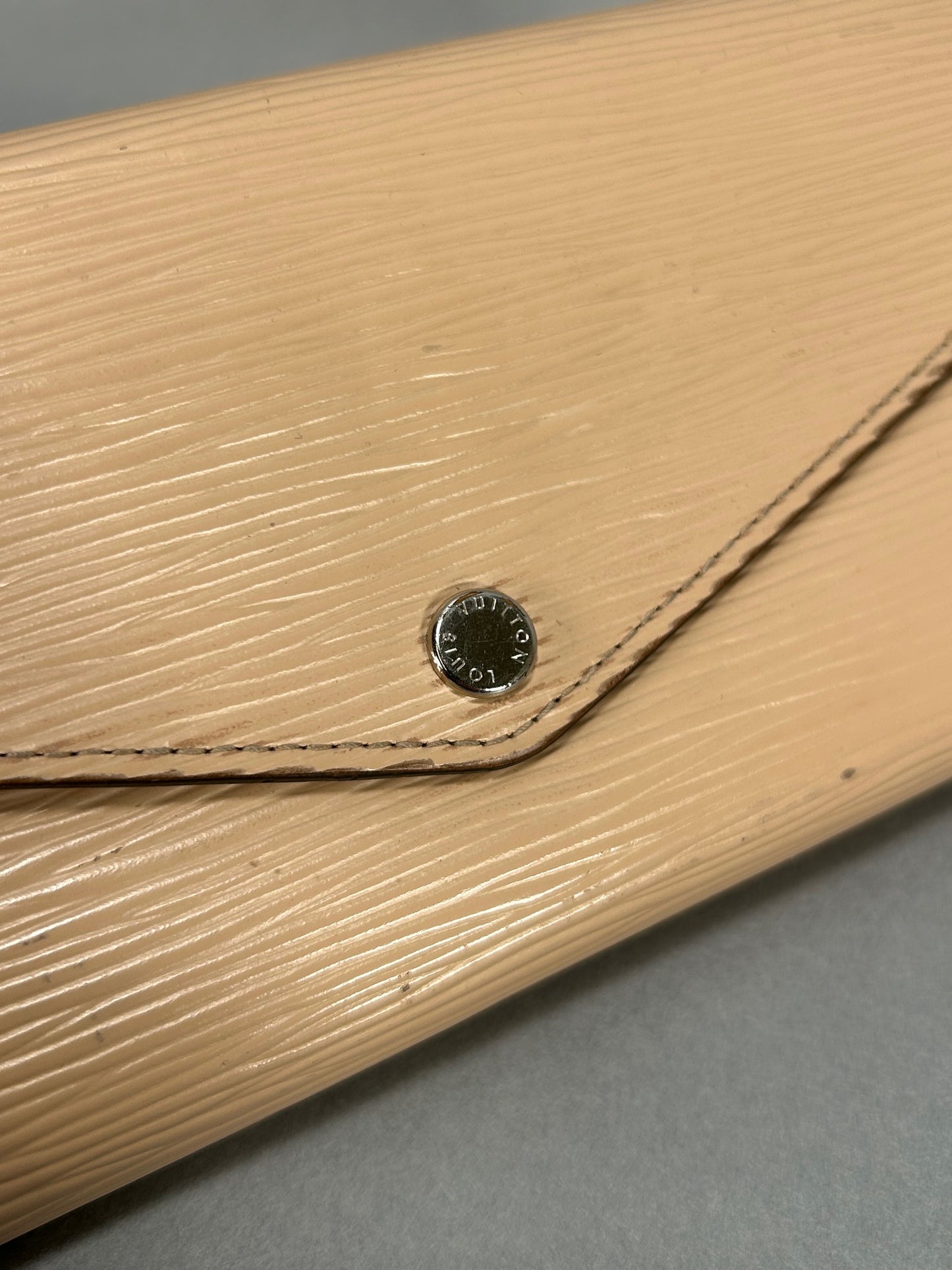 Louis Vuitton LV Beige Epi Sarah Wallet