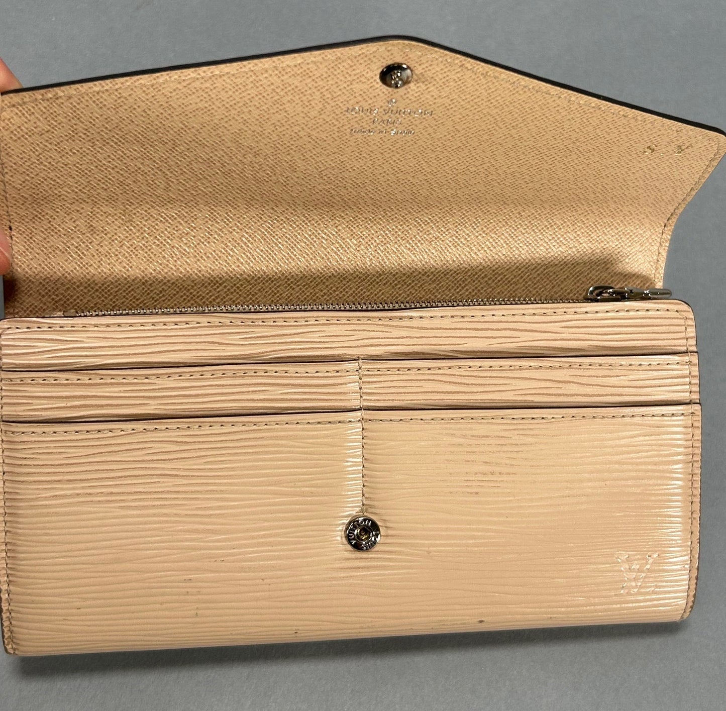Louis Vuitton LV Beige Epi Sarah Wallet