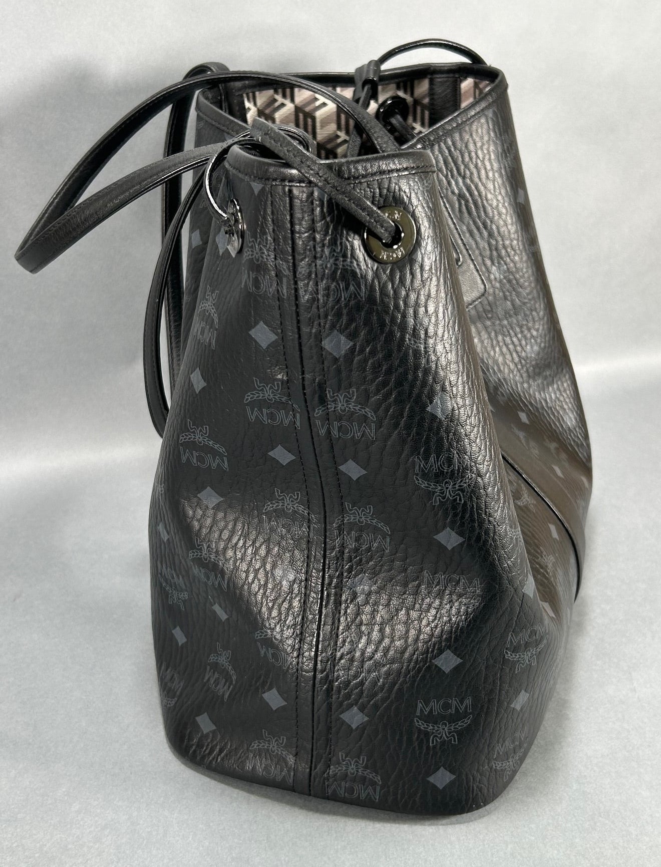 MCM Liz Large Visetos Shopper Bag - Black