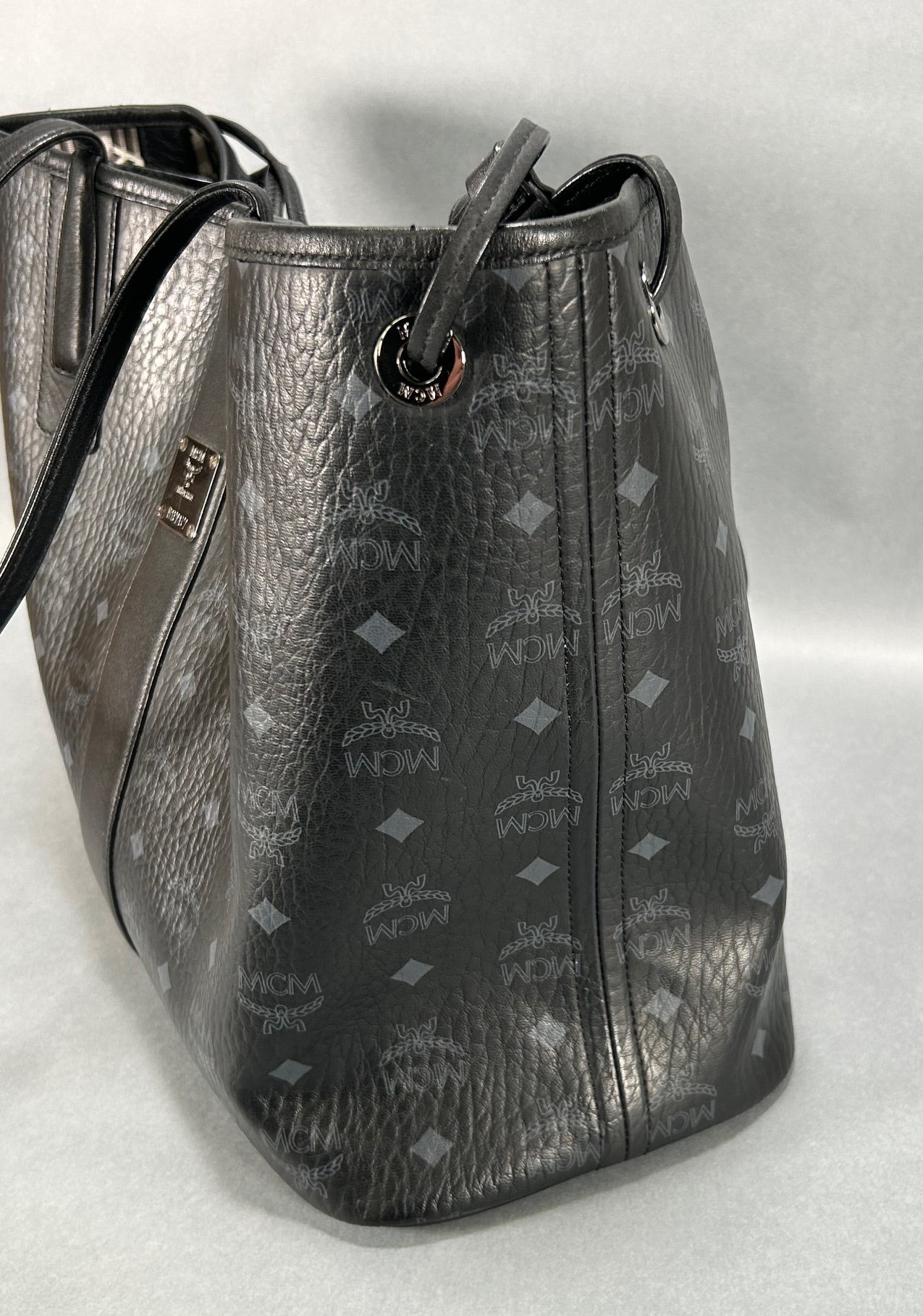 MCM Liz Large Visetos Shopper Bag - Black