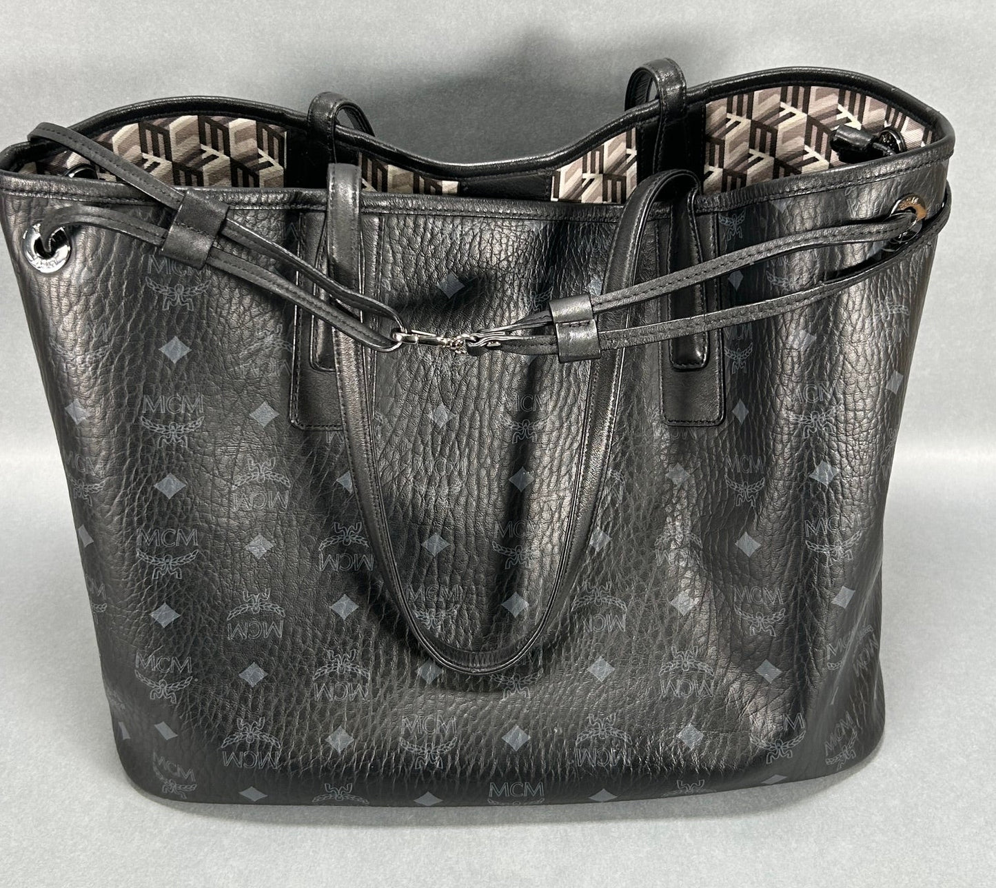 MCM Liz Large Visetos Shopper Bag - Black