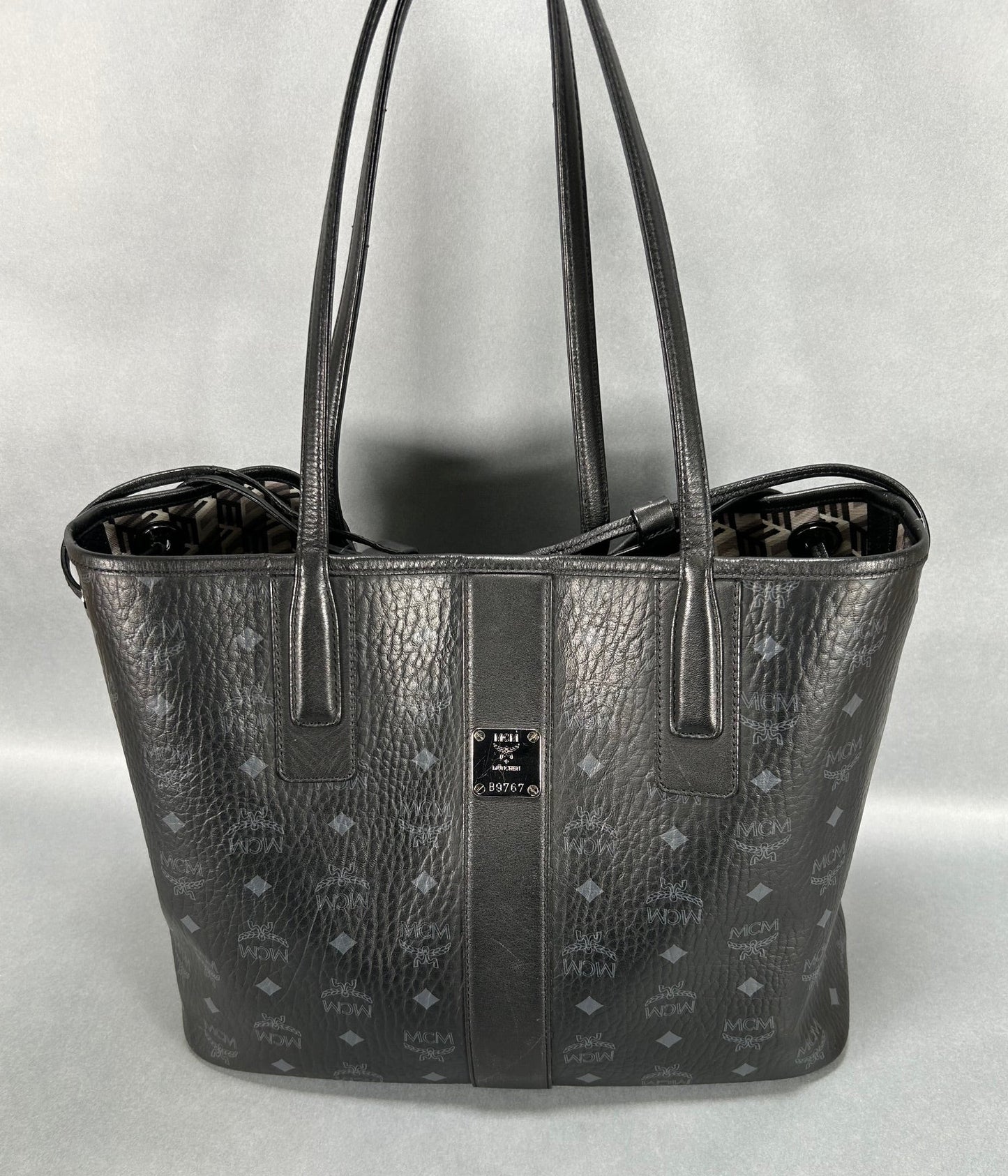 MCM Liz Large Visetos Shopper Bag - Black