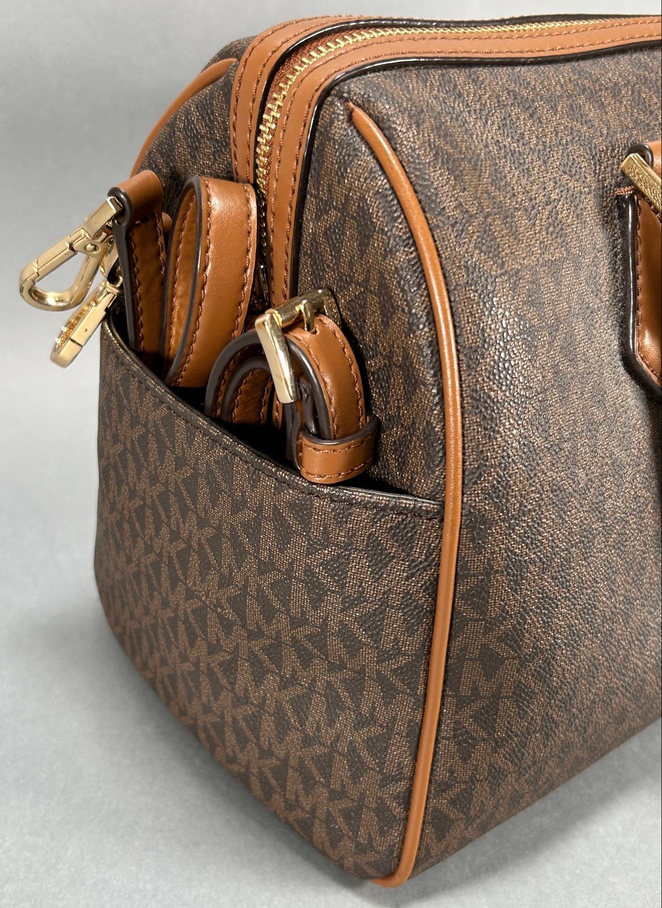 Michael Kors Hayes Large Duffel Bag - Brown