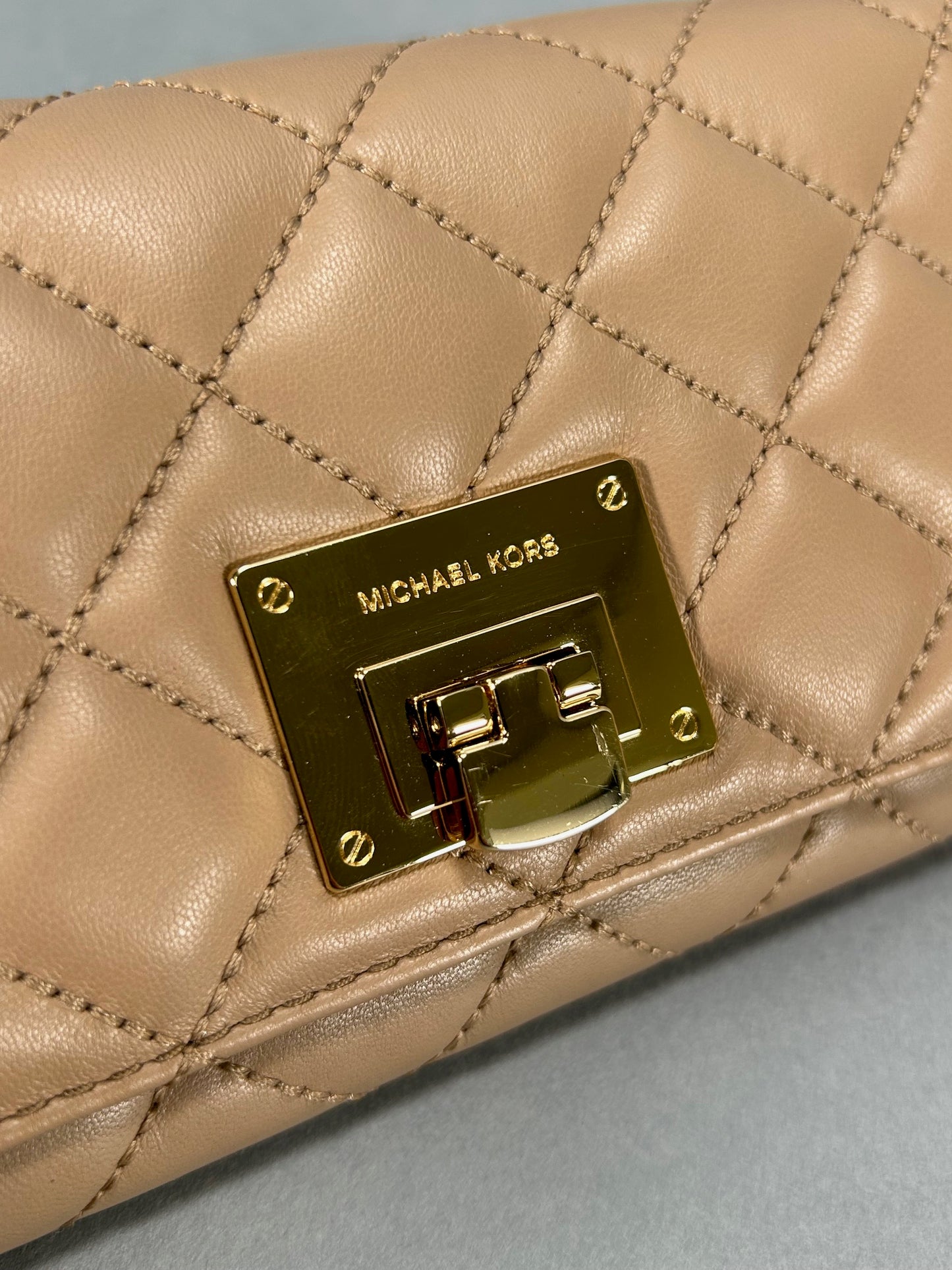 Michael Kors Astrid Clutch - Beige