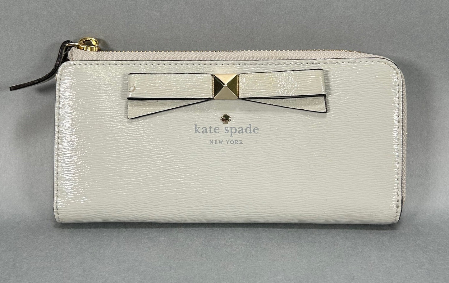 Kate Spade Nisha Beacon Court Wallet - Grey