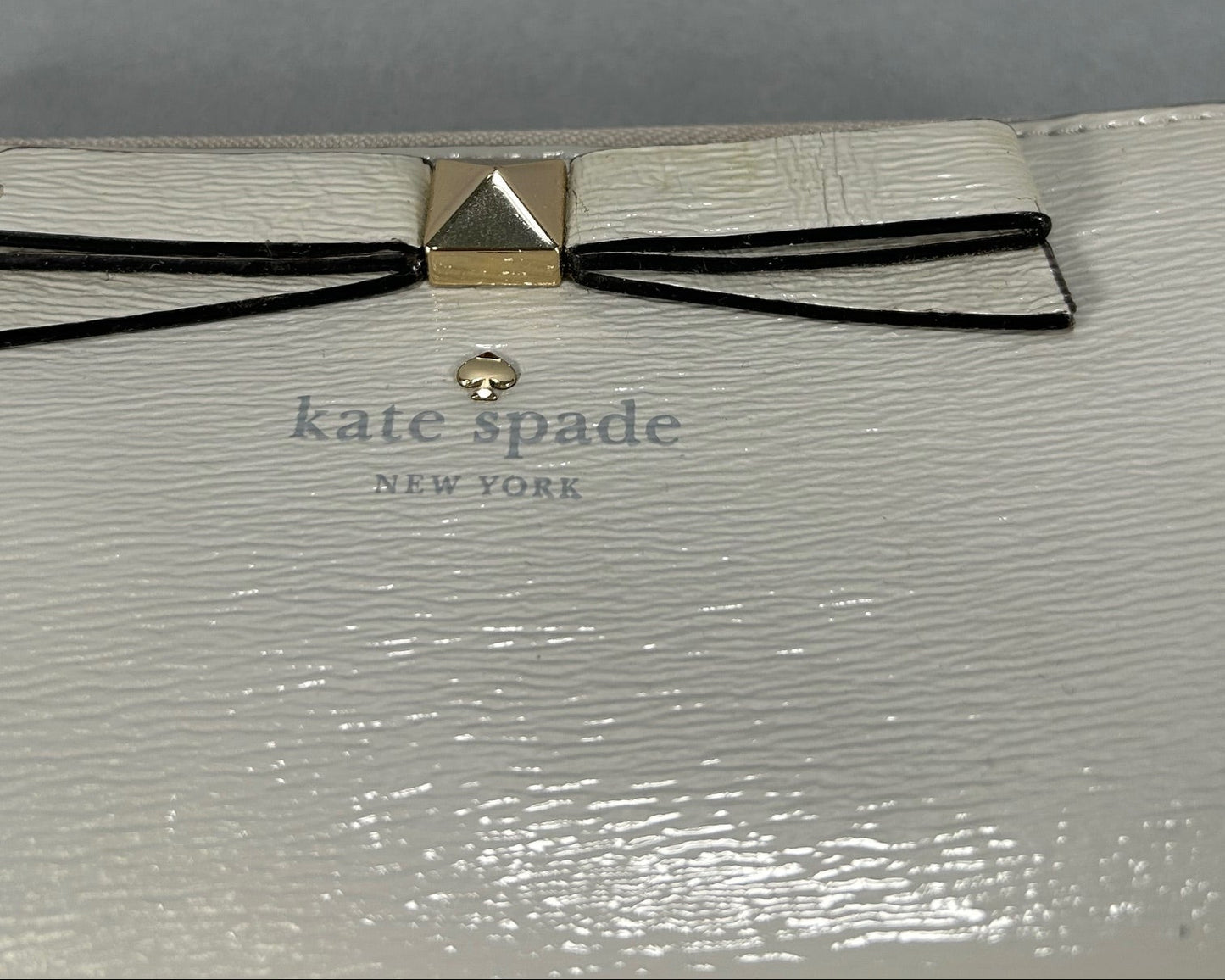 Kate Spade Nisha Beacon Court Wallet - Grey