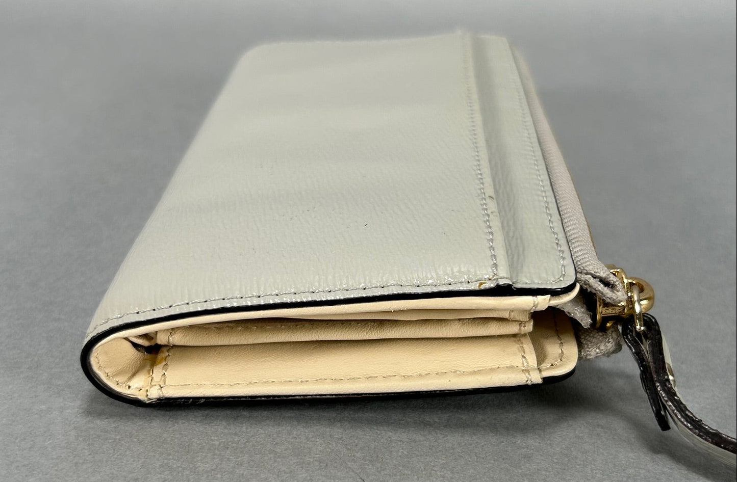 Kate Spade Nisha Beacon Court Wallet - Grey