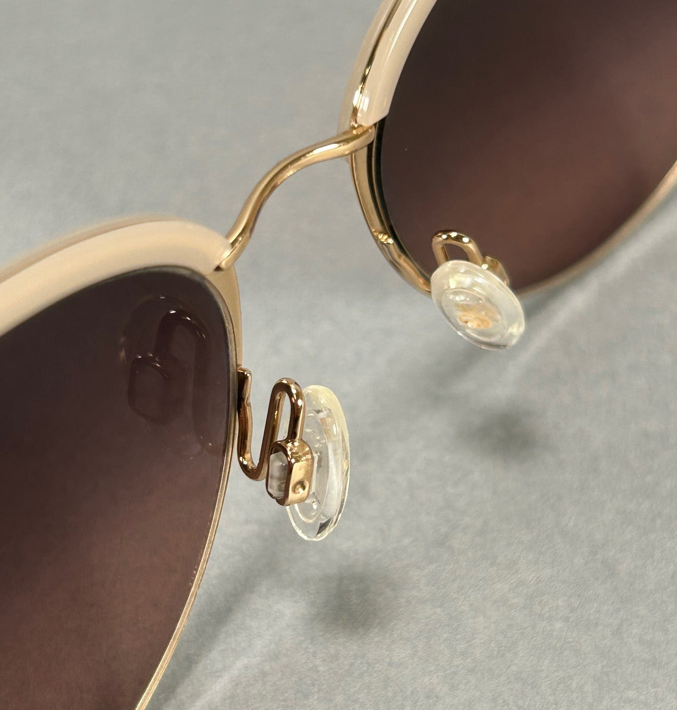 Maui Jim Olili Sunglasses MJ330-05; 55[]18 W/Case