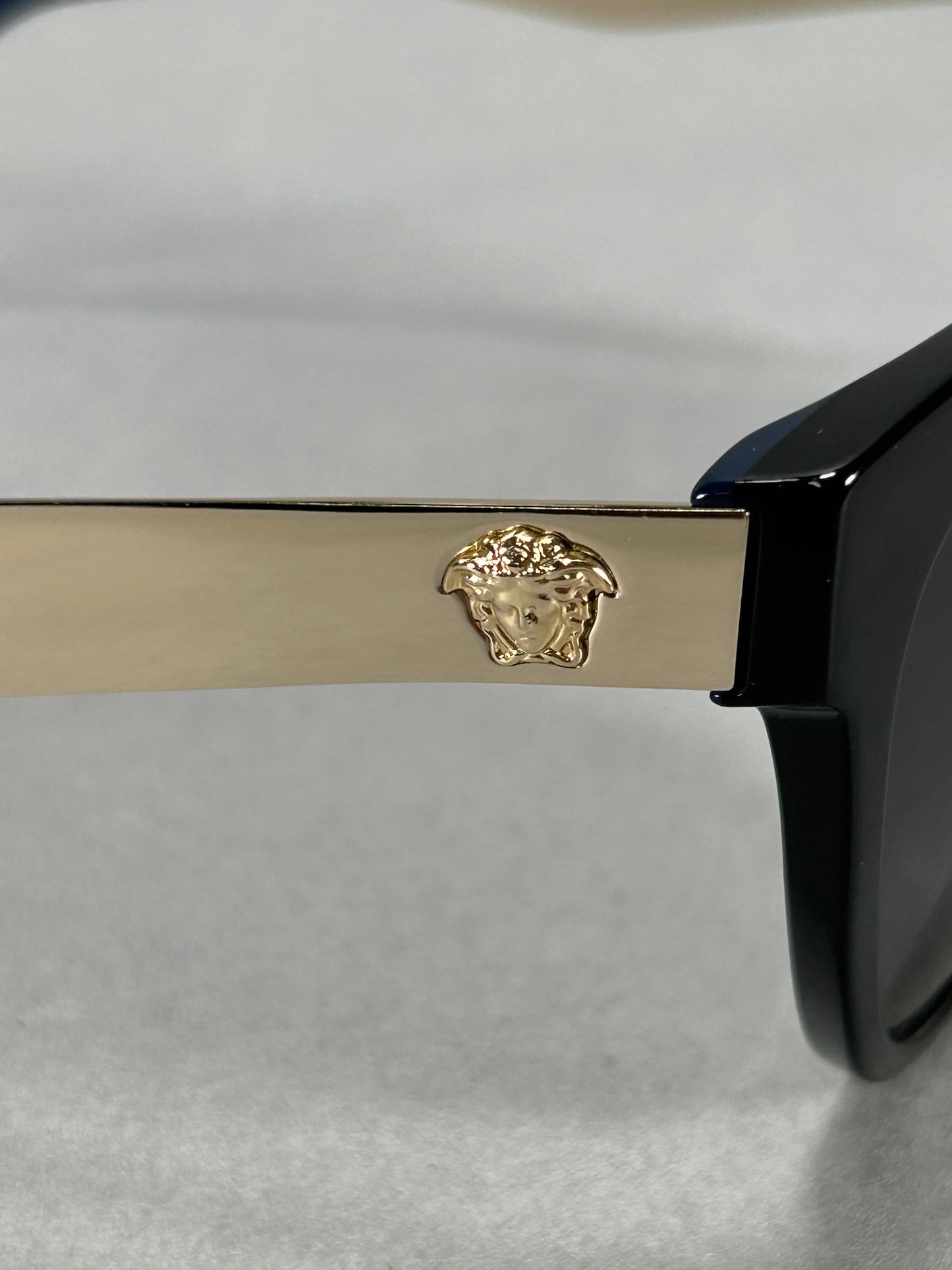 Versace Sunglasses Model: 4338 57[]17