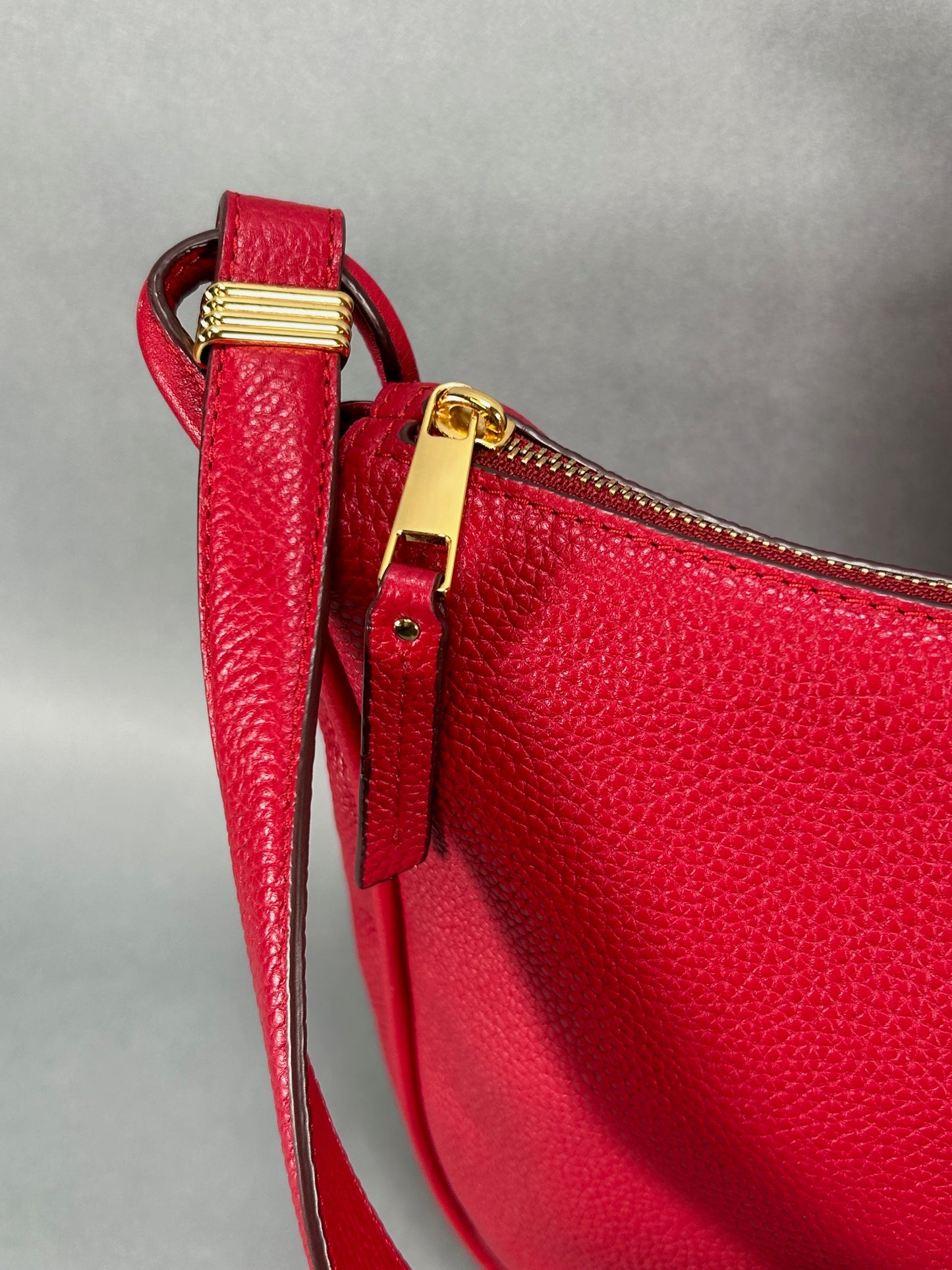 Marc Jacobs Hobo Handbag - Red