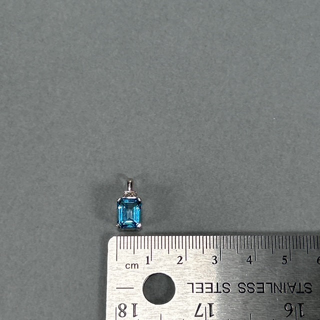 10K White Gold Topaz Pendant; 0.8DWT; 1.2g