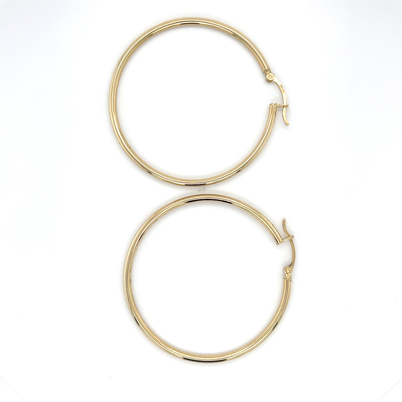 10K Yellow Gold Hoop Earrings; 1.8DWT; 2.8g