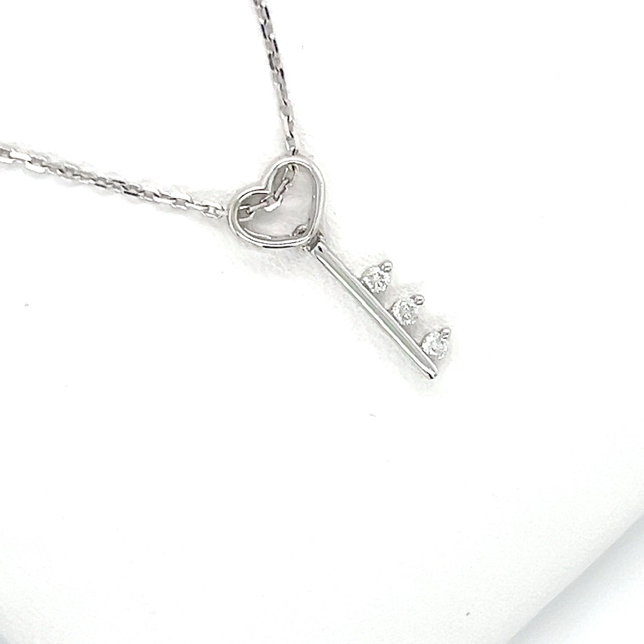 14K White Gold Key Pendant on 18" Chain Necklace