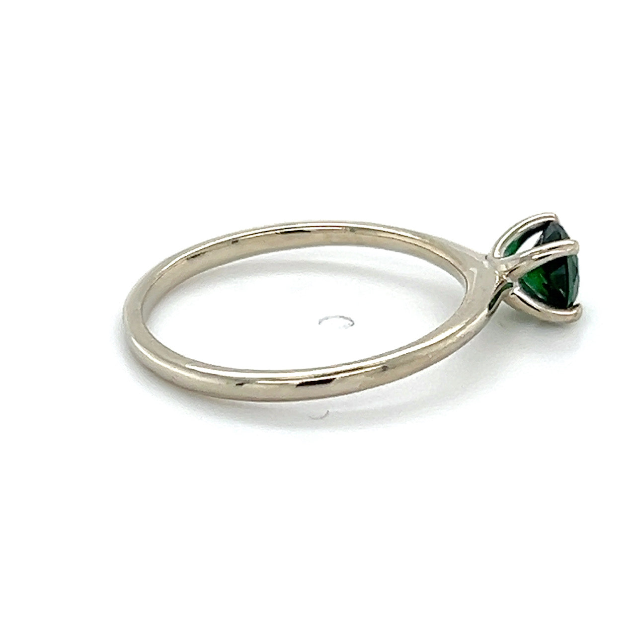 14K White Gold Green Gem Stone Lady's Fashion Ring; 1.2DWT; Size 7