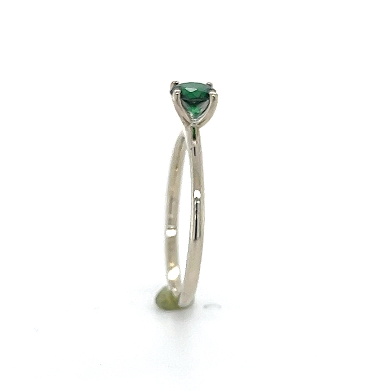 14K White Gold Green Gem Stone Lady's Fashion Ring; 1.2DWT; Size 7