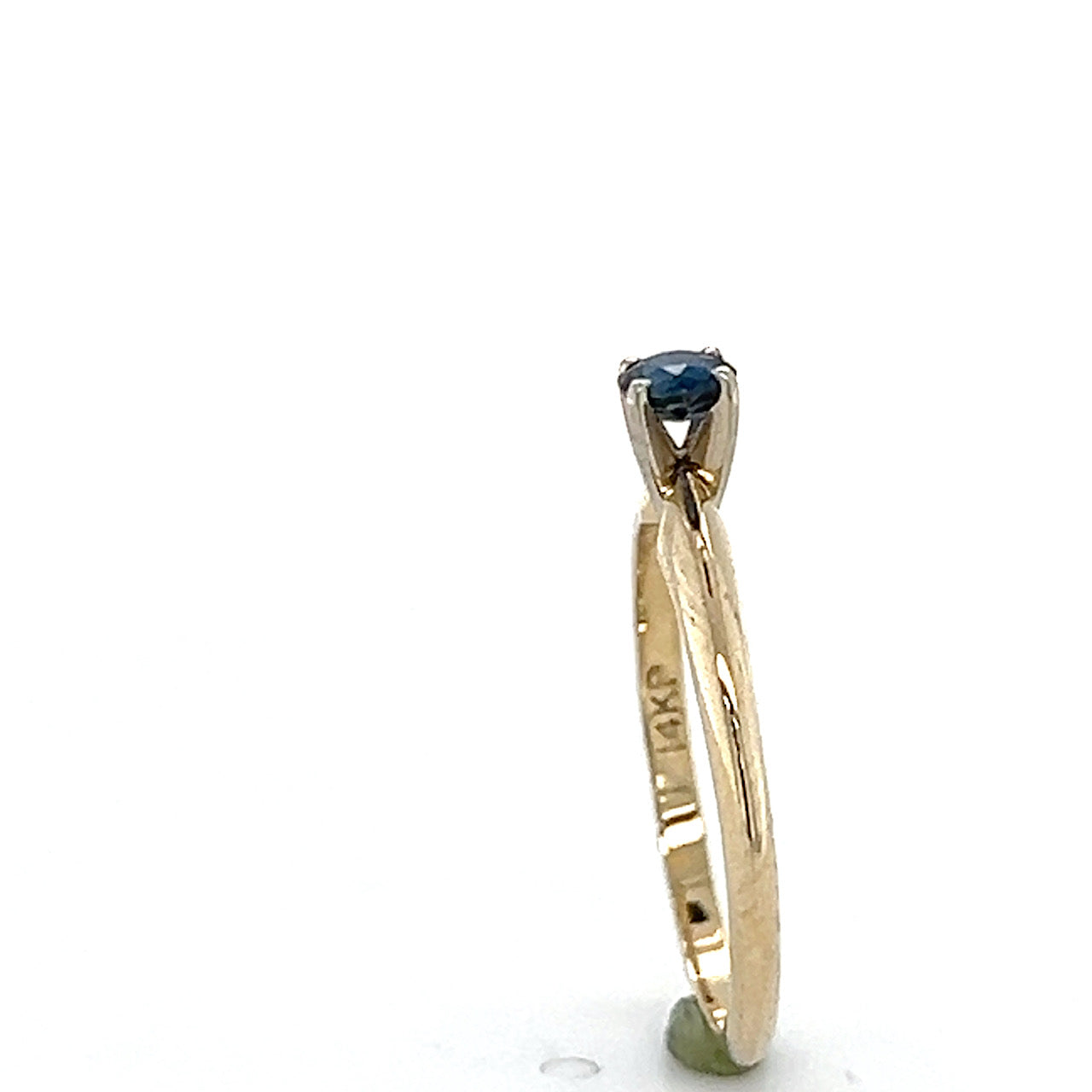 14K White Gold Sapphire Lady's Fashion Ring; 1.1DWT, Size 6