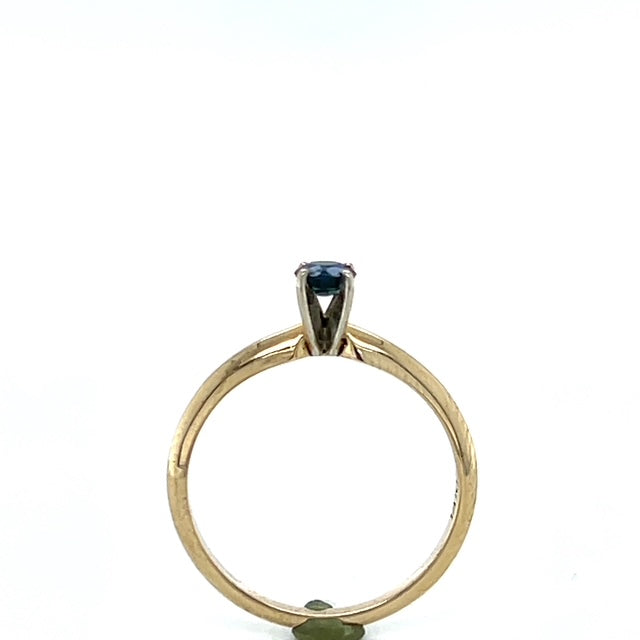 14K White Gold Sapphire Lady's Fashion Ring; 1.1DWT, Size 6