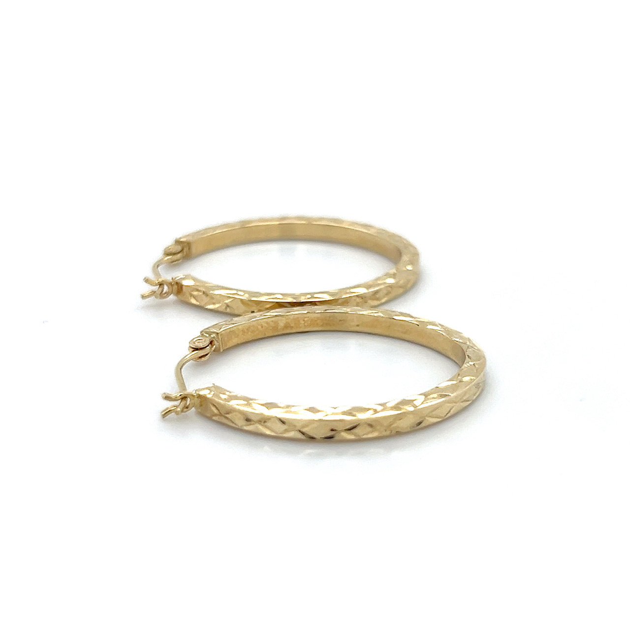 14K yellow Gold Hoop Earrings; 1.7DWT; 2.6g