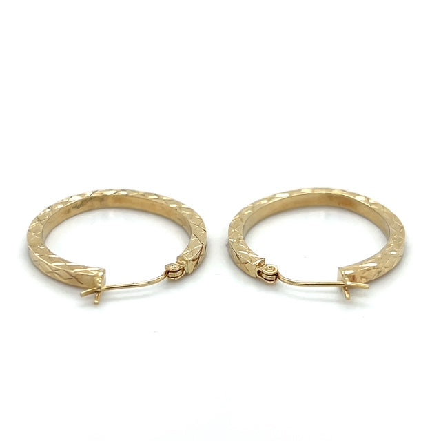 14K yellow Gold Hoop Earrings; 1.7DWT; 2.6g