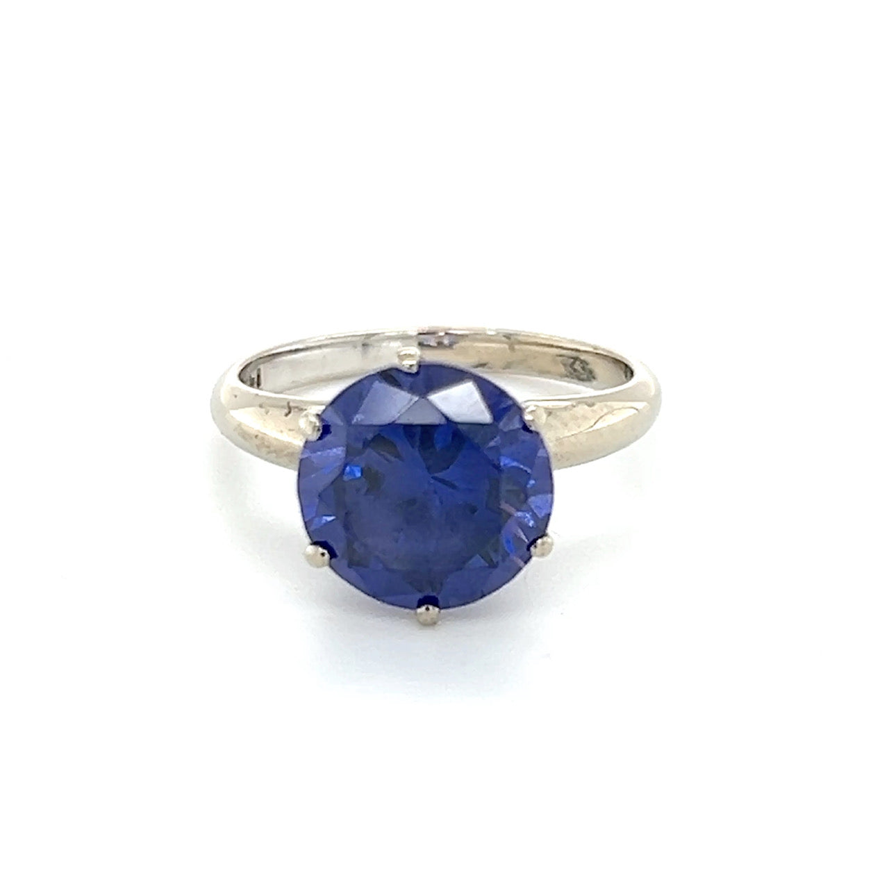 14K White Gold Amethyst Lady's Ring; 4.1g; Size 6