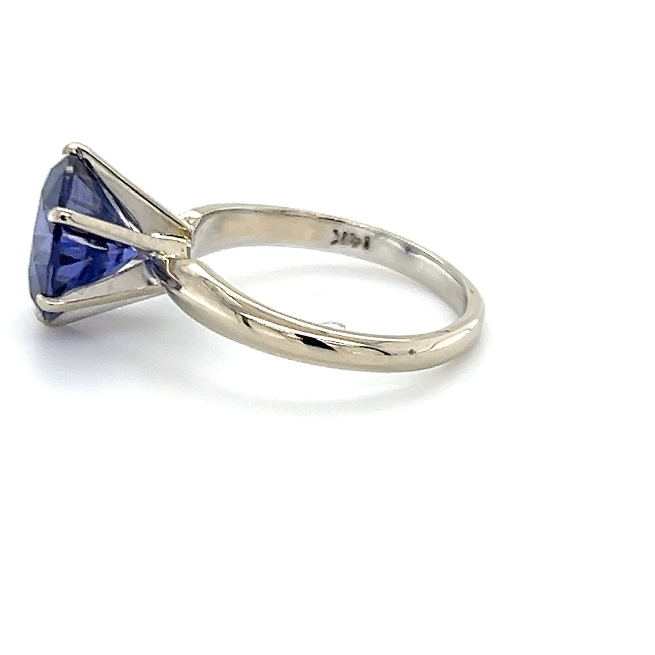 14K White Gold Amethyst Lady's Ring; 4.1g; Size 6