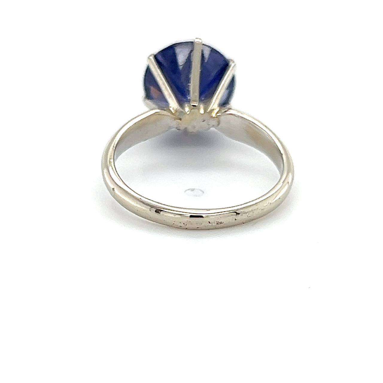 14K White Gold Amethyst Lady's Ring; 4.1g; Size 6