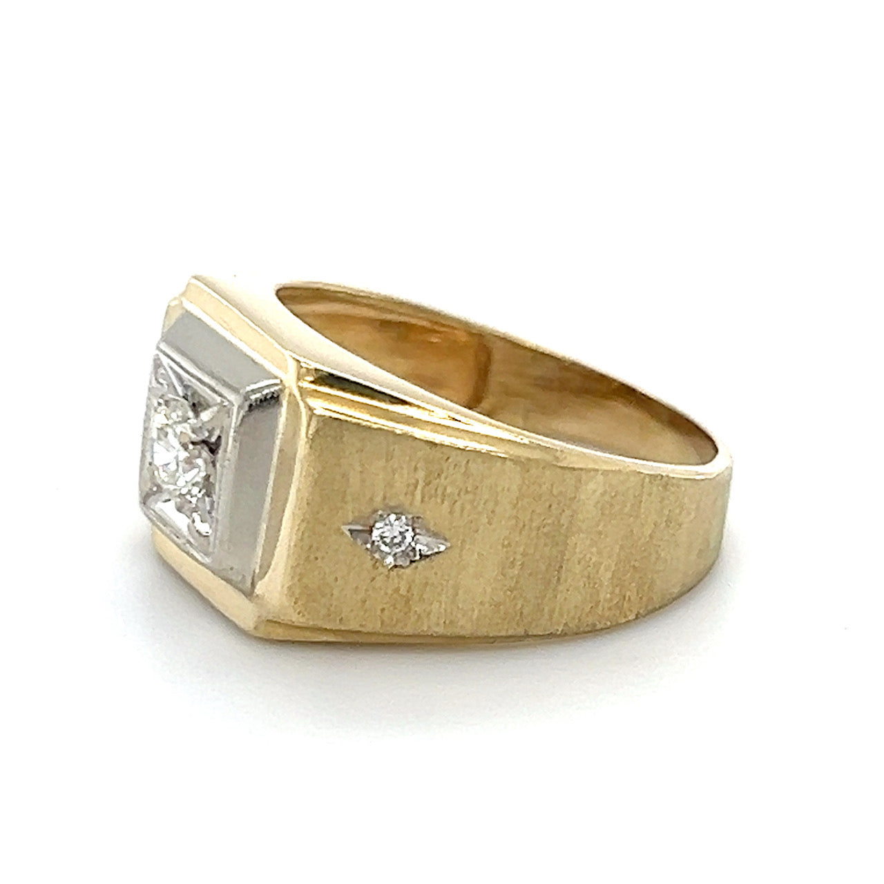 14K Yellow Gold Diamond Fashion Ring; 0.15CTW; Size 7