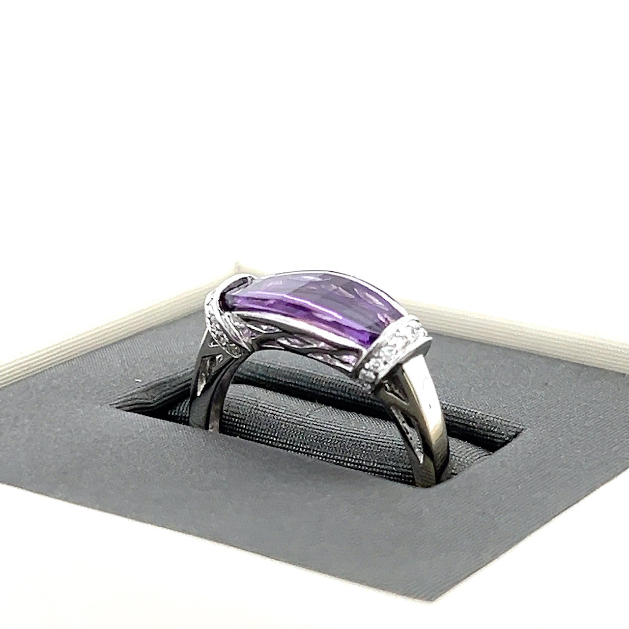 14K White Gold Diamond & Amethyst Lady's Ring; 0.10CTW; Size 7