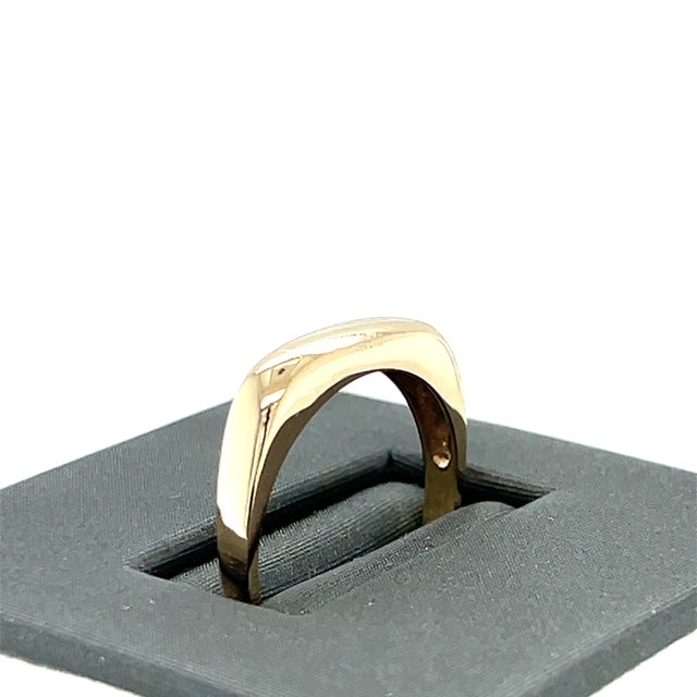 14K Yellow Gold Lady's Ring; 3.4g; Size 9