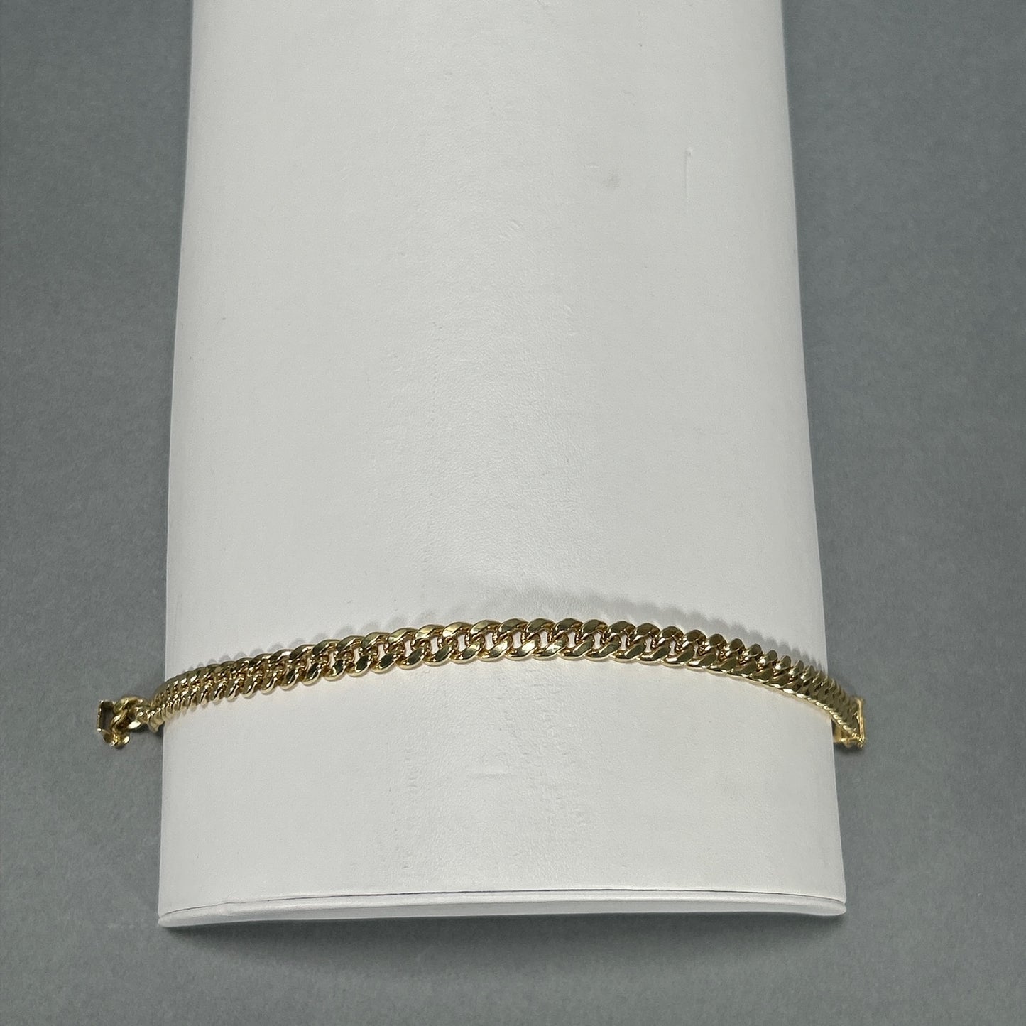 10K Yellow Gold 8.5" Cuban Link Bracelet; 7.2DWT; 11.2g
