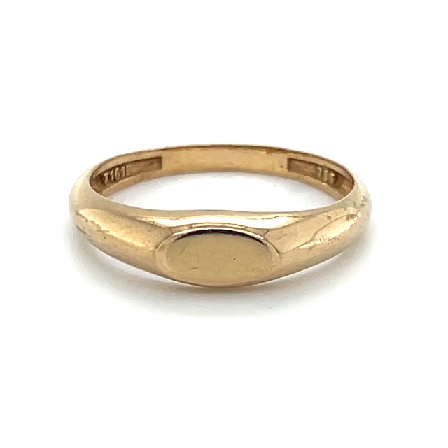 18K Yellow Gold Ring; 1.5DWT; 2.4g; Size 7.5