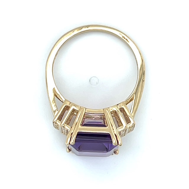 14K Yellow Gold Diamond & Amethyst Lady's Ring; 4.6g; Size 7