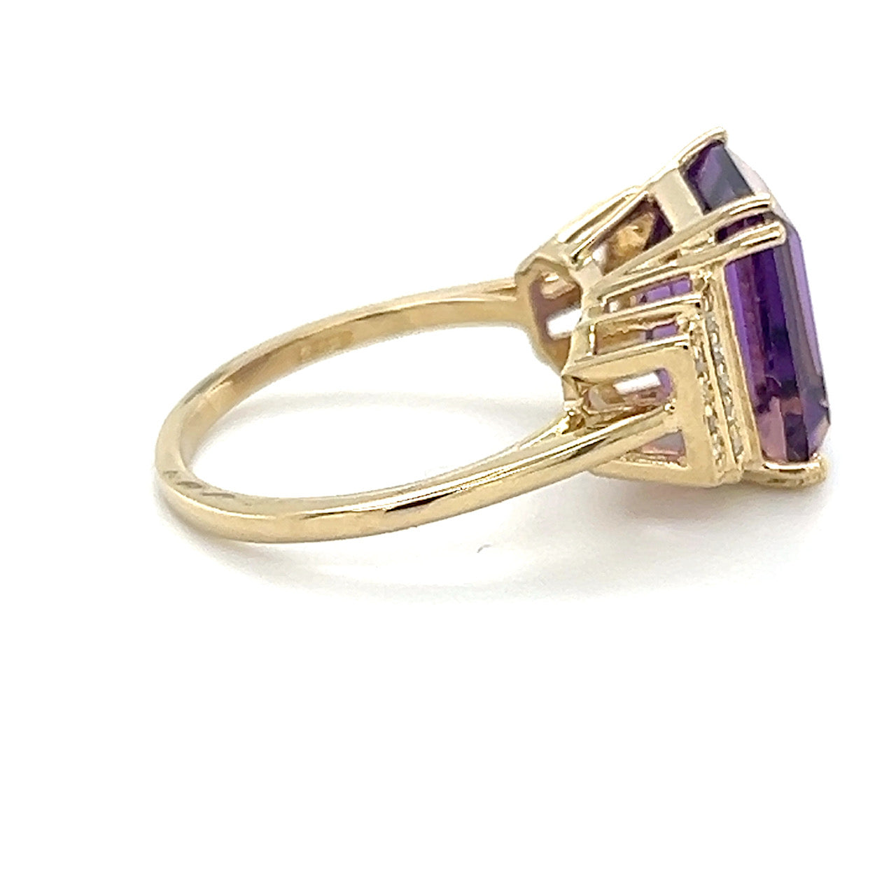 14K Yellow Gold Diamond & Amethyst Lady's Ring; 4.6g; Size 7