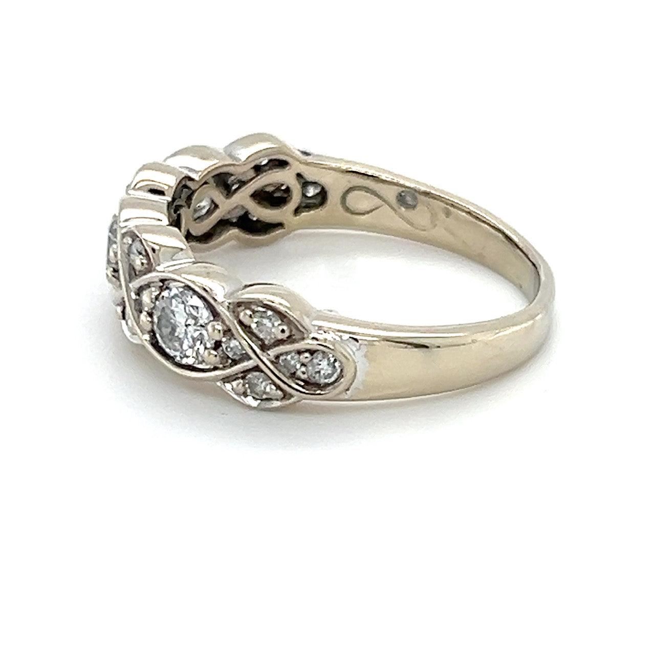 14K White Gold Diamond Lady's Ring; 1.02CTW; 4.9g; Size 10