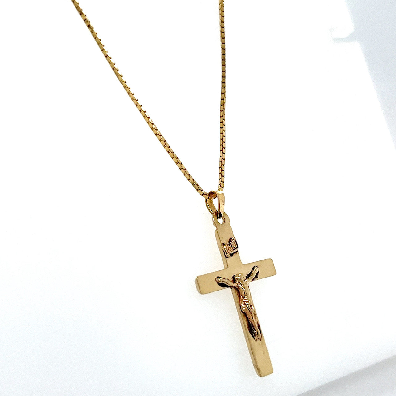 14K Yellow Gold 18" Necklace W/ Cross Pendant; 3.5g