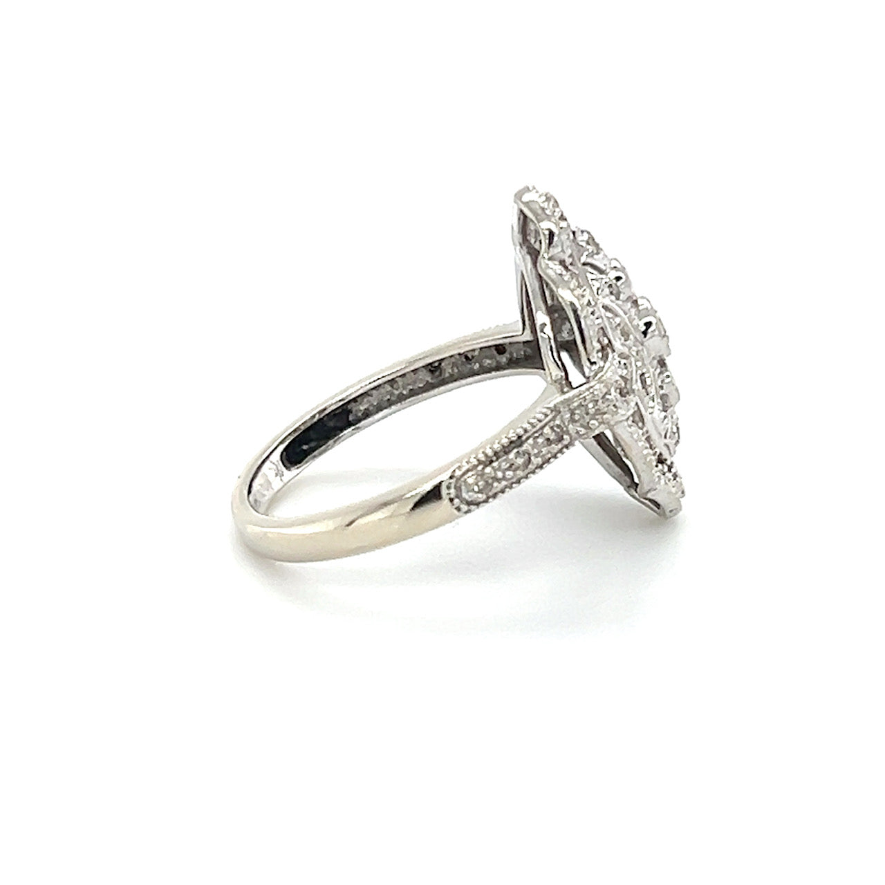 14K White Gold Diamond Lady's Fashion Ring; 0.25CTW; 4.3g; Size 8