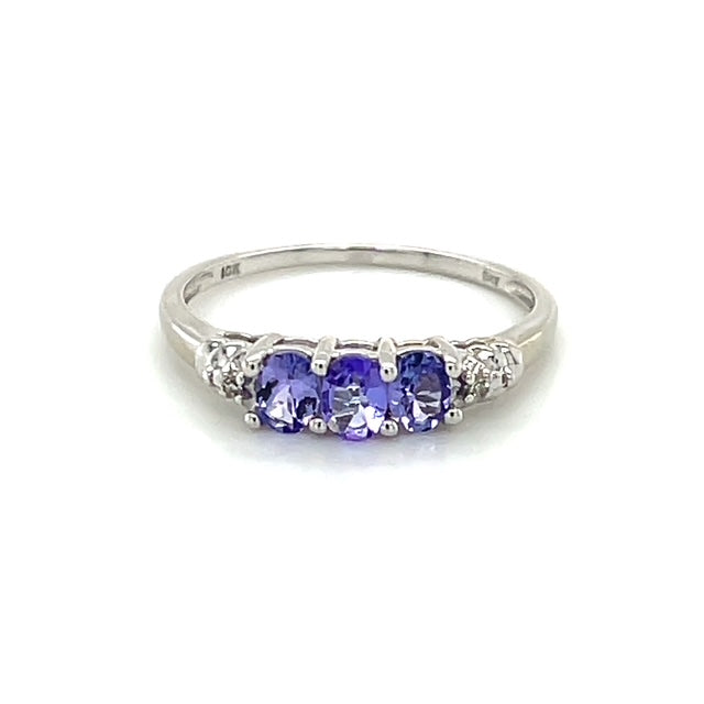 10K White Gold Amethyst Lady's Ring; 1.4g; Size 7