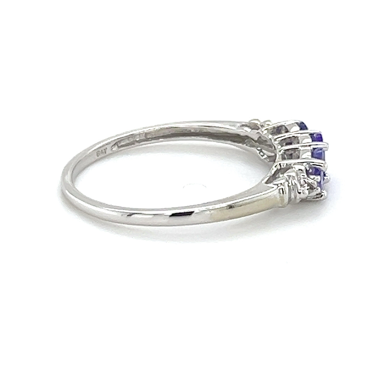10K White Gold Amethyst Lady's Ring; 1.4g; Size 7