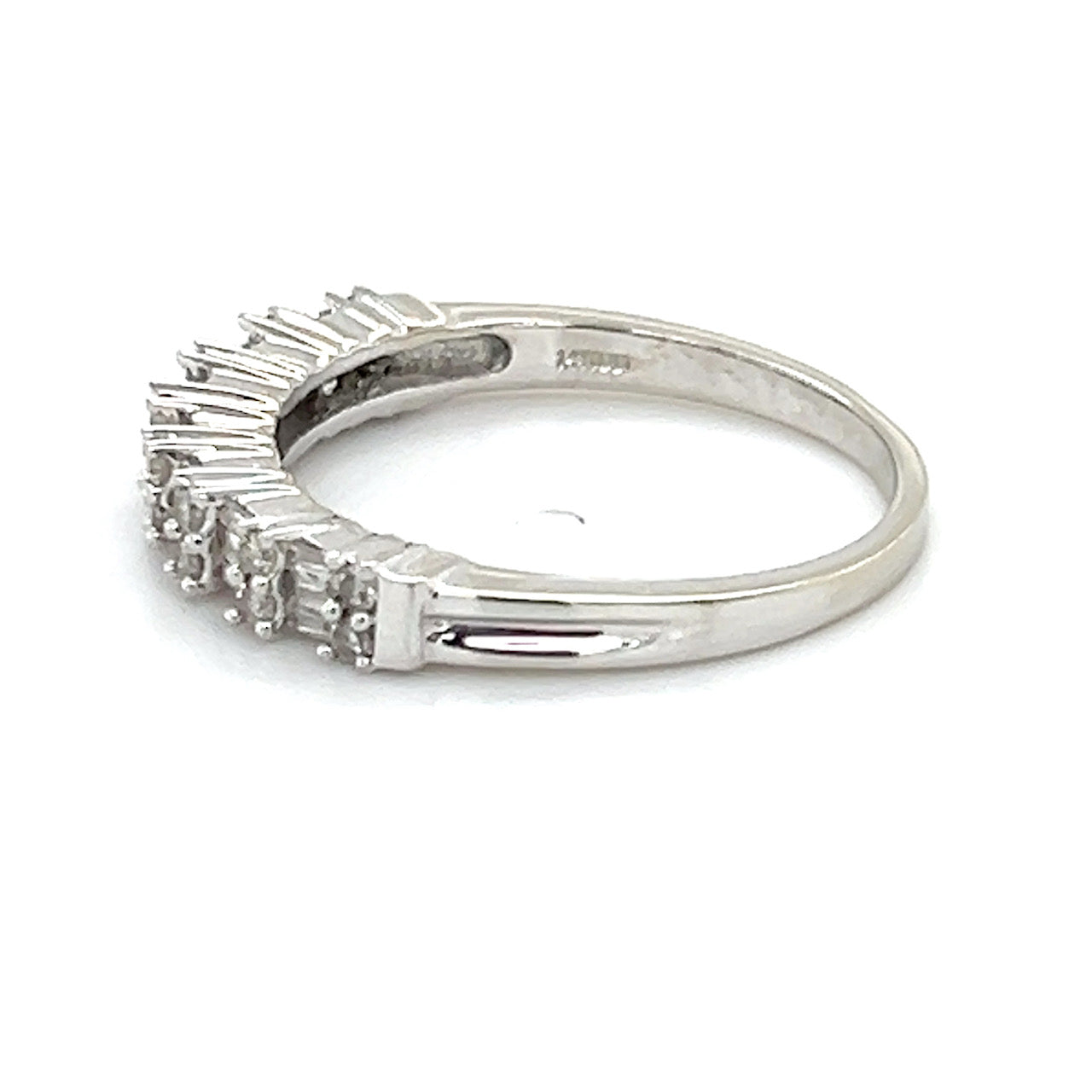 14K White Gold Diamond Lady's Wedding Band; 0.20 CTW; 2.4g; Size 7
