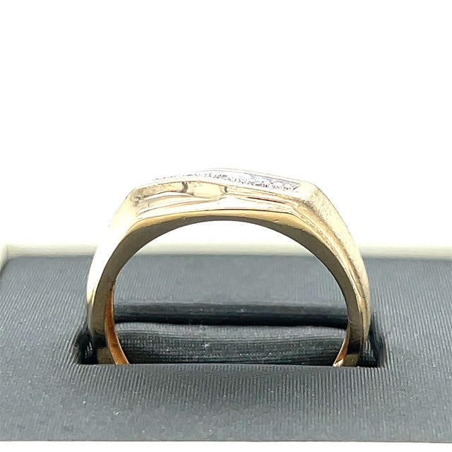 10K Yellow Gold Diamond Gentleman's Ring; 3.4g; Size 10.5