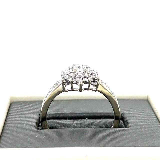 14K White Gold Diamond Lady's Fashion Ring; 3g; Size 9.5