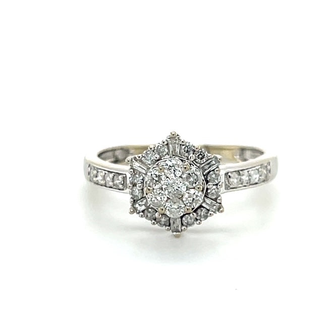 14K White Gold Diamond Lady's Fashion Ring; 3g; Size 9.5