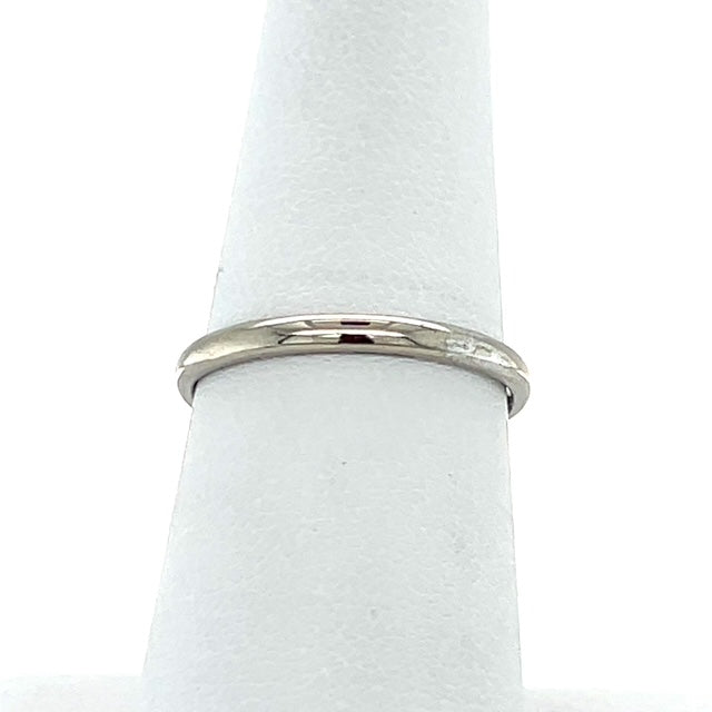 10K White Gold Wedding Band; 1.5g; Size 7