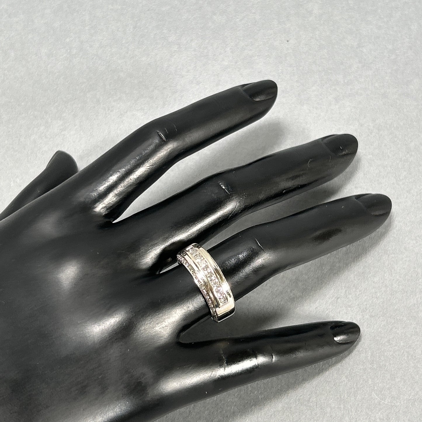 14K White Gold Diamond Lady's Ring; Size 8