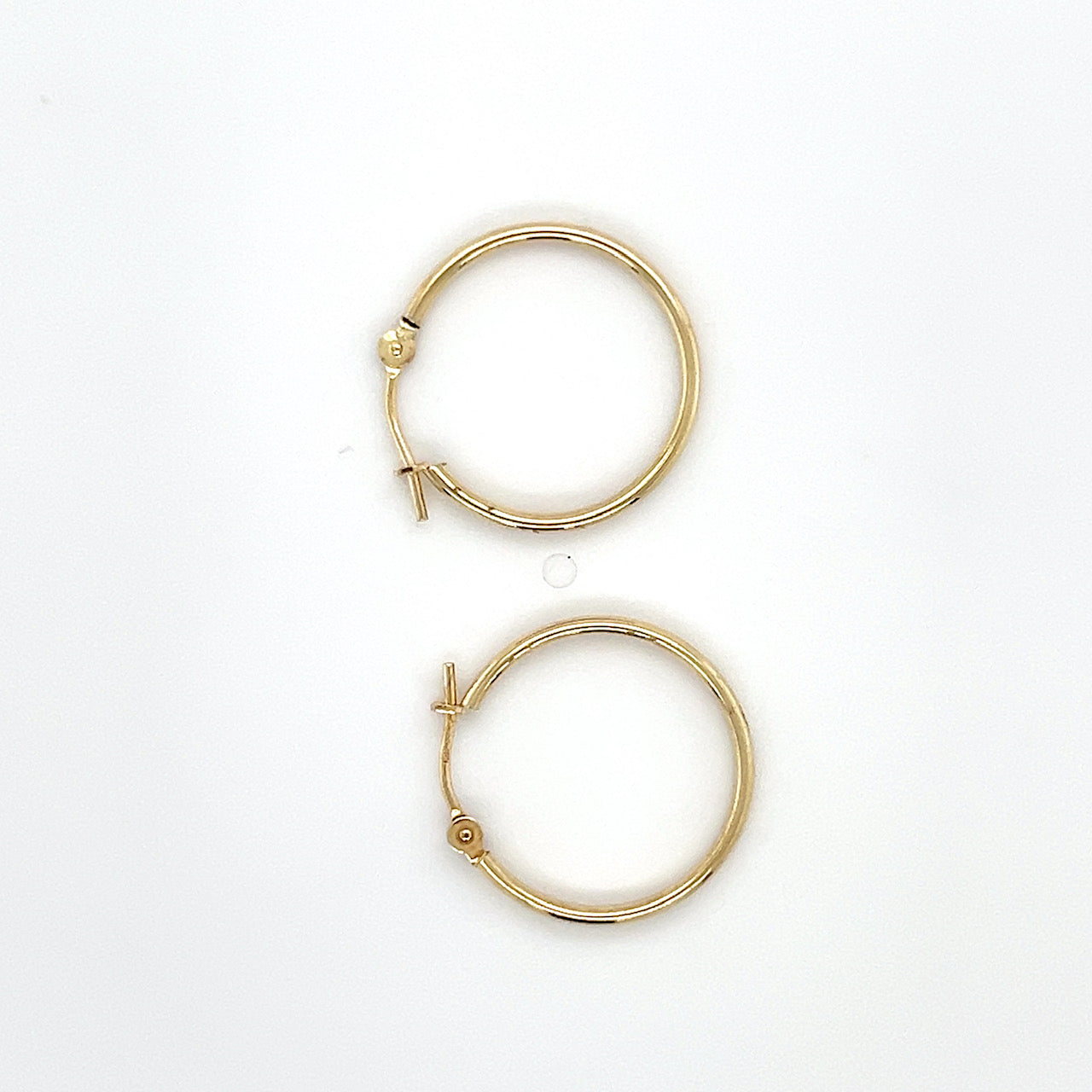 14K Yellow Gold Hoop Earrings; 0.6g