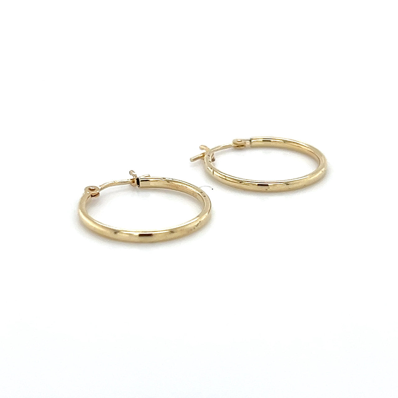 14K Yellow Gold Hoop Earrings; 0.6g