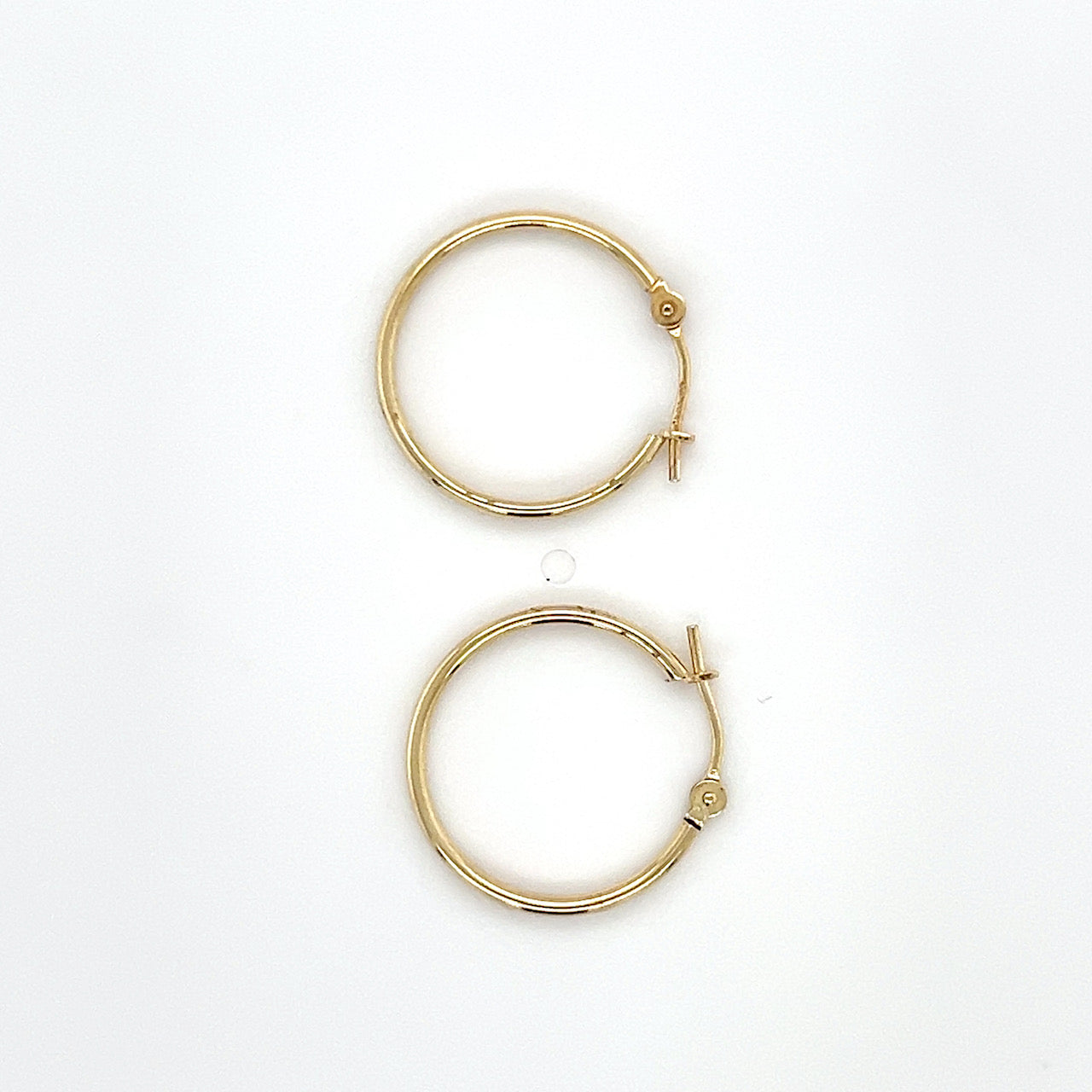 14K Yellow Gold Hoop Earrings; 0.6g