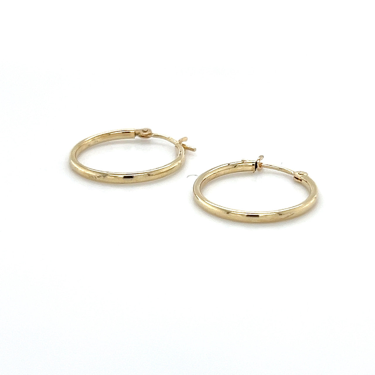 14K Yellow Gold Hoop Earrings; 0.6g