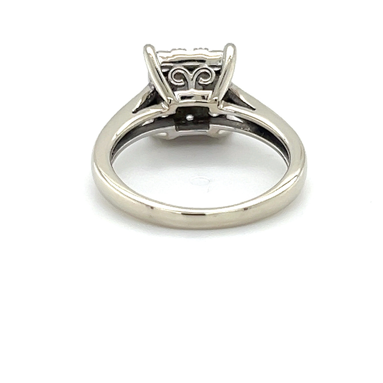 10K White Gold Diamond Lady's Fashion Ring; Size 7